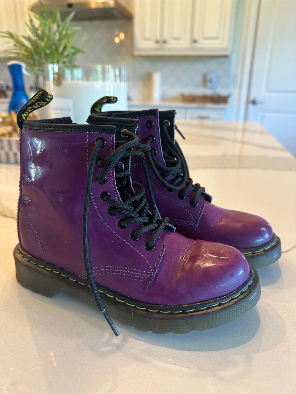 Dr. Martens Kids Purple Patent Lace-Up Boots with Black Trim